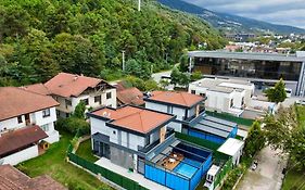 Alriyan villas